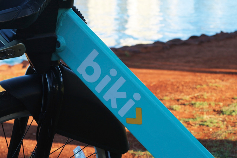 この色の自転車と「biki」という文字が目印