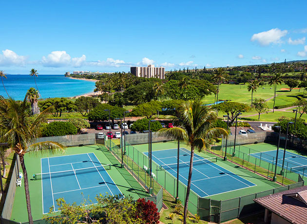 写真:敷地内のテニスコート